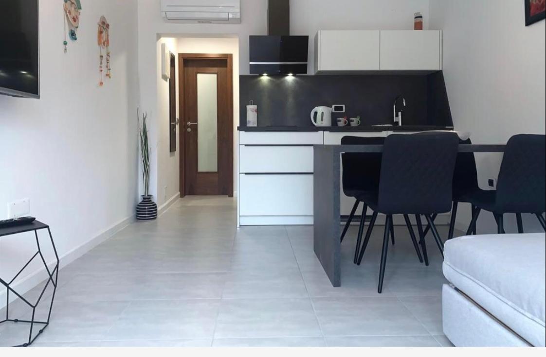 Apartments Artemus Karliva إيزولا المظهر الخارجي الصورة