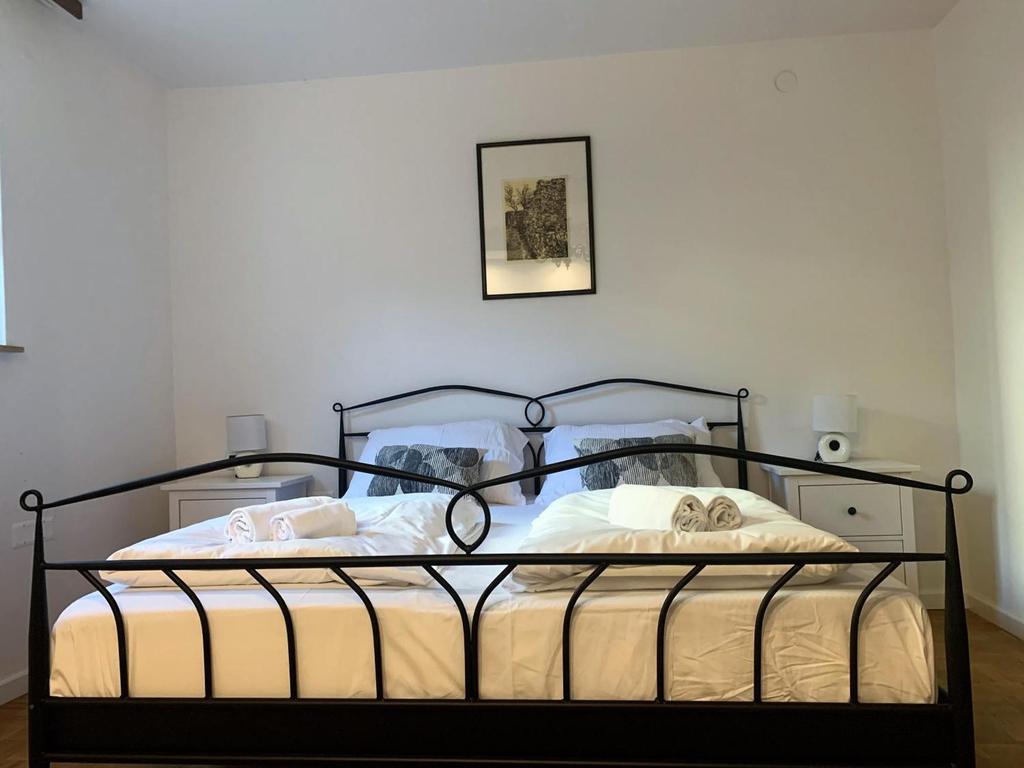 Apartments Artemus Karliva إيزولا الغرفة الصورة