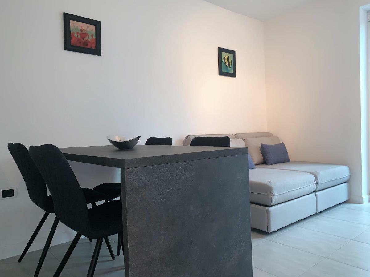Apartments Artemus Karliva إيزولا المظهر الخارجي الصورة