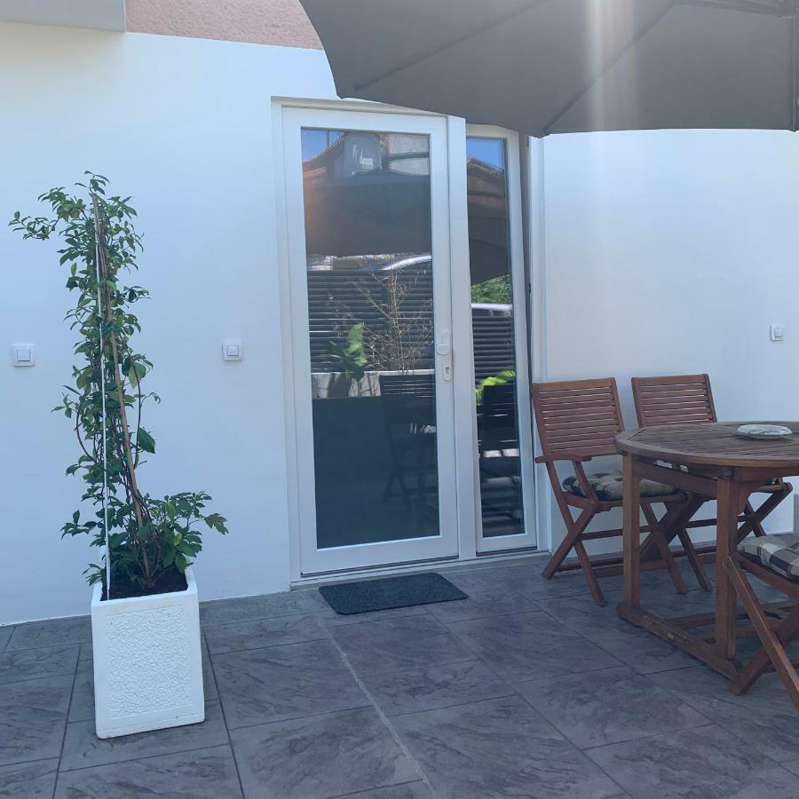 Apartments Artemus Karliva إيزولا الغرفة الصورة
