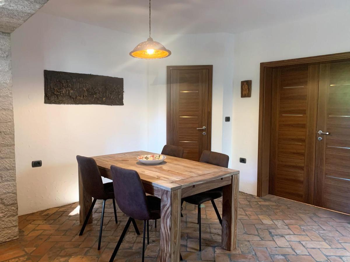 Apartments Artemus Karliva إيزولا المظهر الخارجي الصورة
